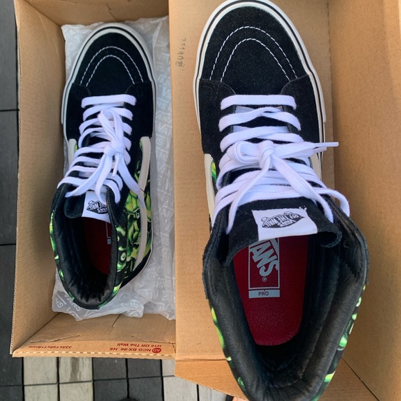 Supreme Skull Vans - Picture 2 of 3